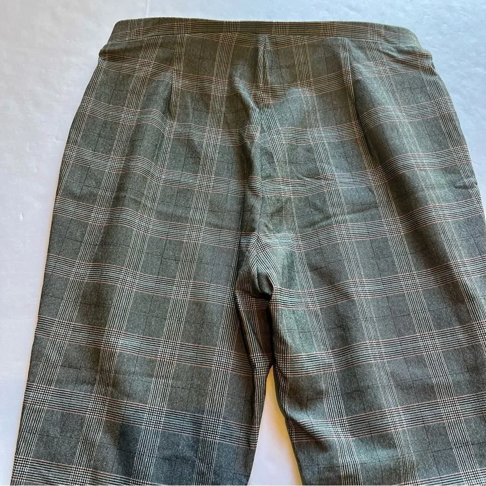 Tommy Hilfiger Women's Plaid Pants Gray with Red Stripe Slip On Size 10